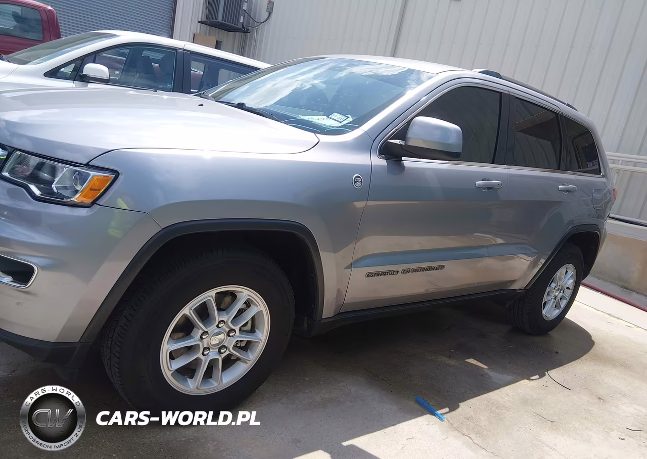 2019 Jeep Grand Cherokee Laredo E 4X4 VIN:1C4RJFAGXKC754172 - 15