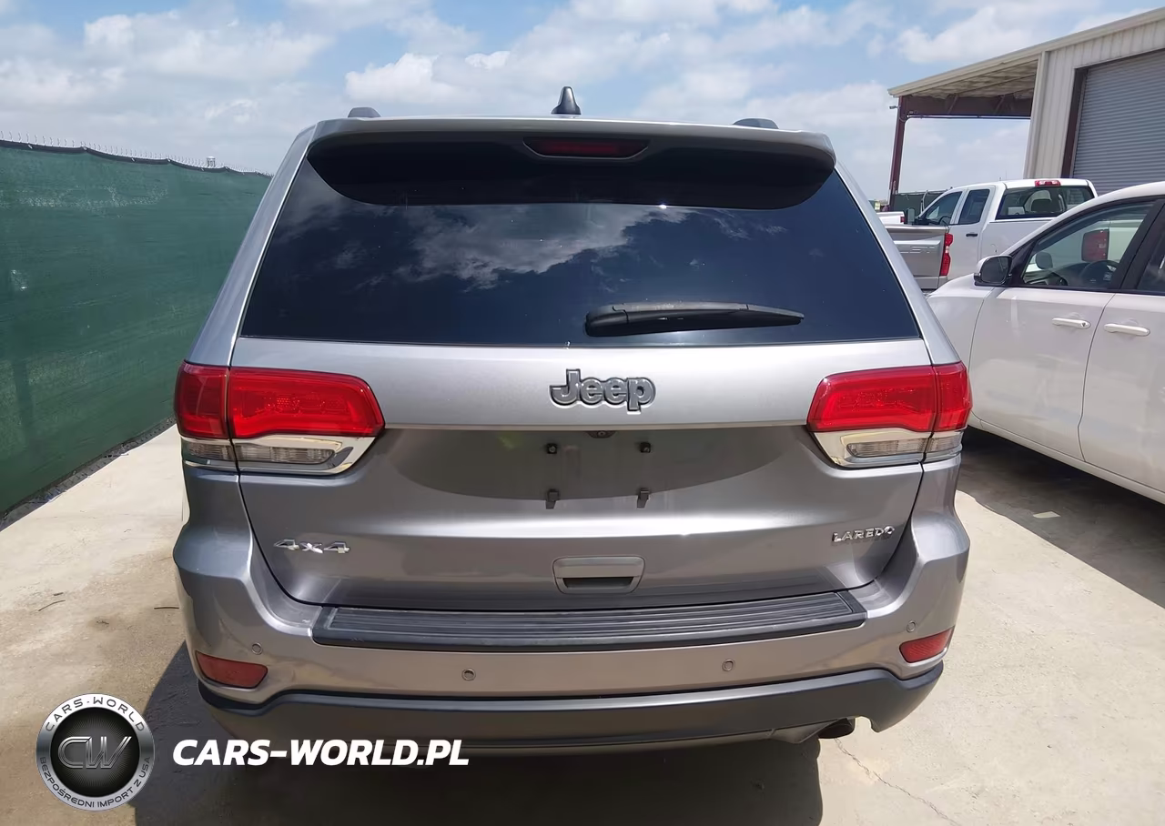 2019 Jeep Grand Cherokee Laredo E 4X4 VIN:1C4RJFAGXKC754172 - 17