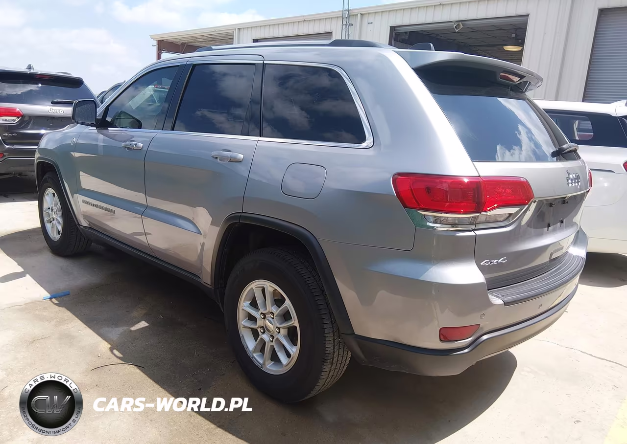 2019 Jeep Grand Cherokee Laredo E 4X4 VIN:1C4RJFAGXKC754172 - 3