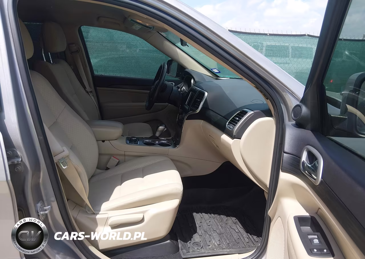 2019 Jeep Grand Cherokee Laredo E 4X4 VIN:1C4RJFAGXKC754172 - 5