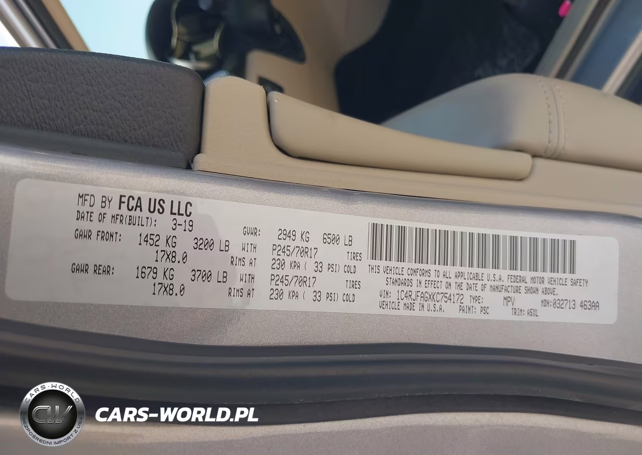 2019 Jeep Grand Cherokee Laredo E 4X4 VIN:1C4RJFAGXKC754172 - 9