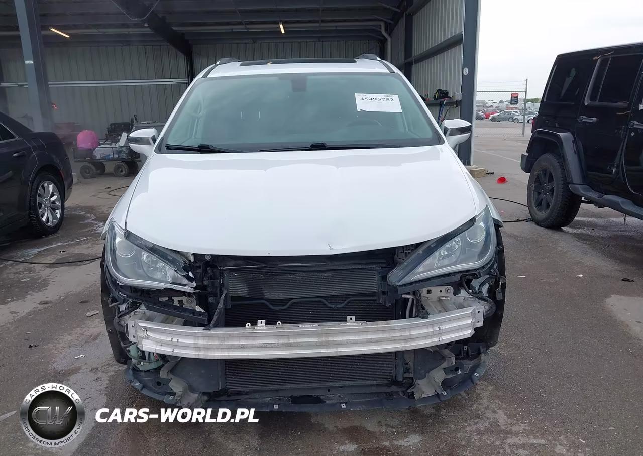 2018 Chrysler Pacifica Limited VIN:2C4RC1GG3JR232719 - 13
