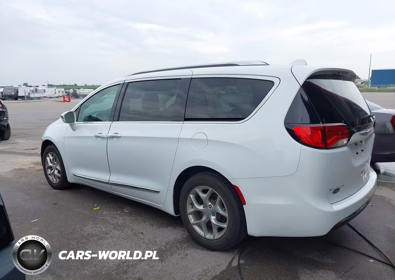 2018 Chrysler Pacifica Limited VIN:2C4RC1GG3JR232719 - 15