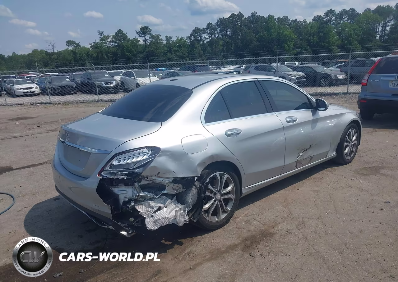 2016 Mercedes-Benz C 300 VIN:55SWF4JB3GU151716 - 4