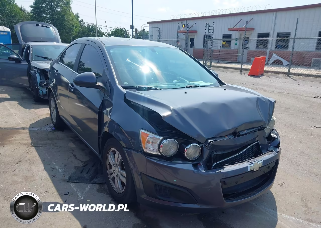 2016 Chevrolet Sonic Lt Auto – zdjęcie 1 z 17