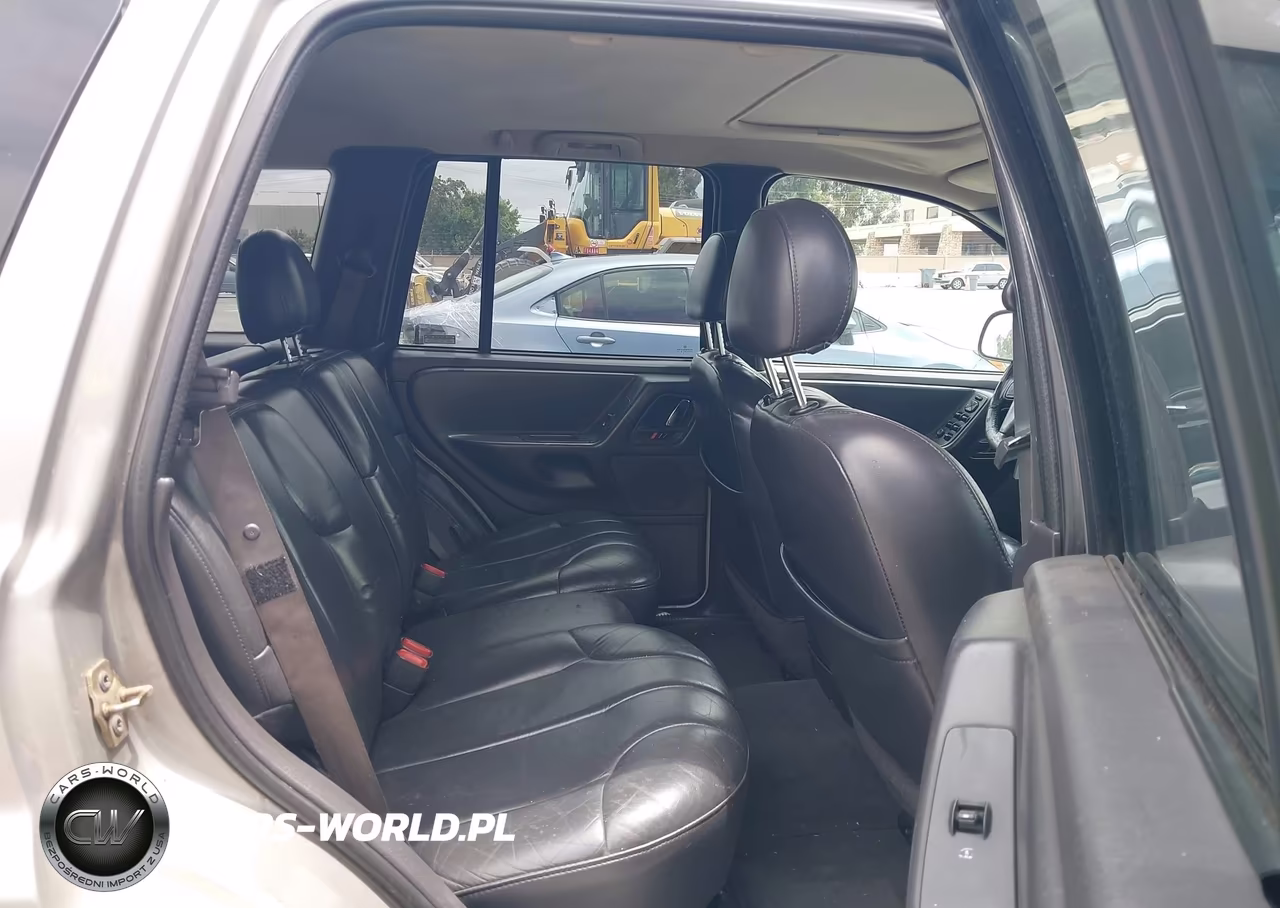 2000 Jeep Grand Cherokee Laredo VIN:1J4GW48SXYC356101 - 8