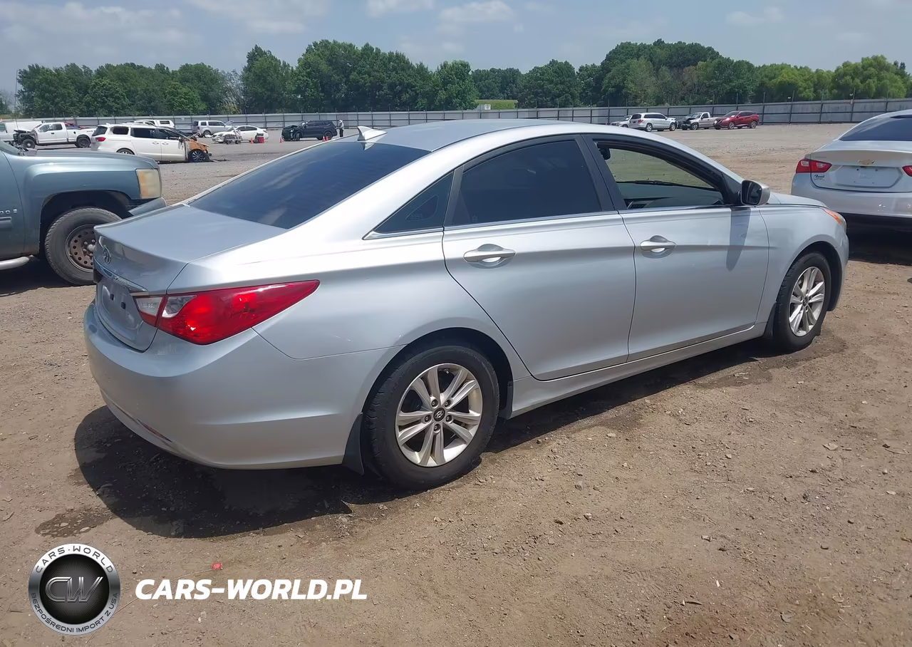 2012 Hyundai Sonata Gls VIN:5NPEB4AC2CH447937 - 4