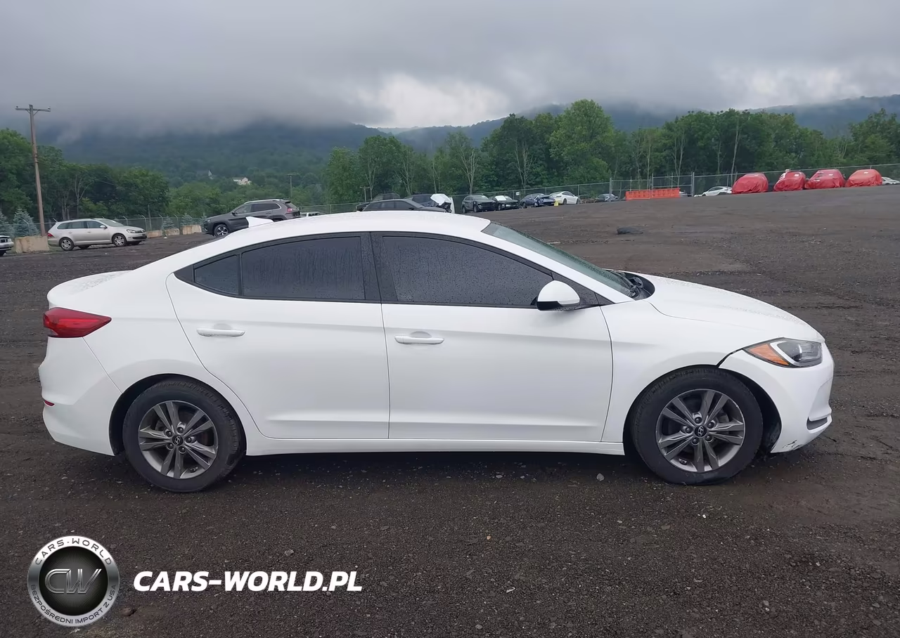 2018 Hyundai Elantra Sel VIN:5NPD84LF1JH240292 - 13