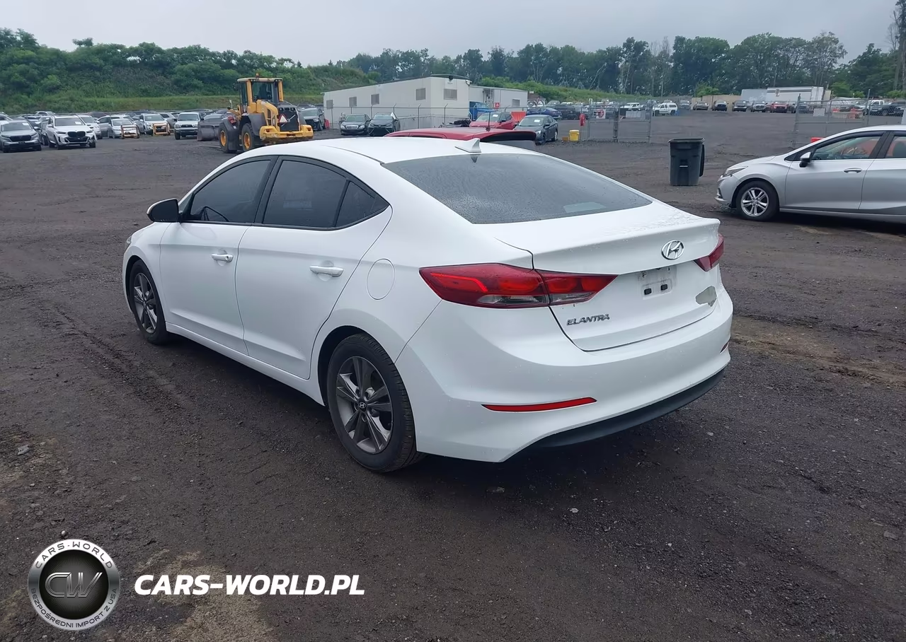 2018 Hyundai Elantra Sel VIN:5NPD84LF1JH240292 - 3