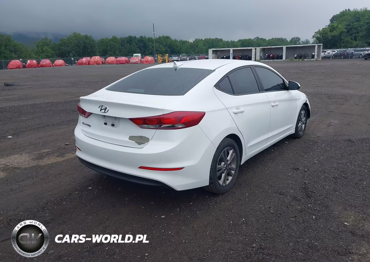 2018 Hyundai Elantra Sel VIN:5NPD84LF1JH240292 - 4