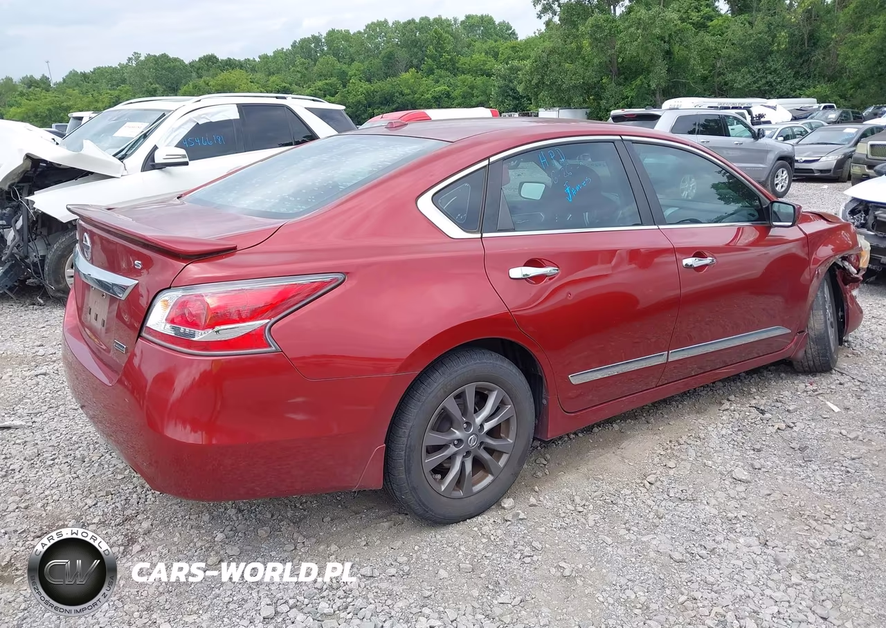 2015 Nissan Altima 2.5 S VIN:1N4AL3AP6FC461712 - 4