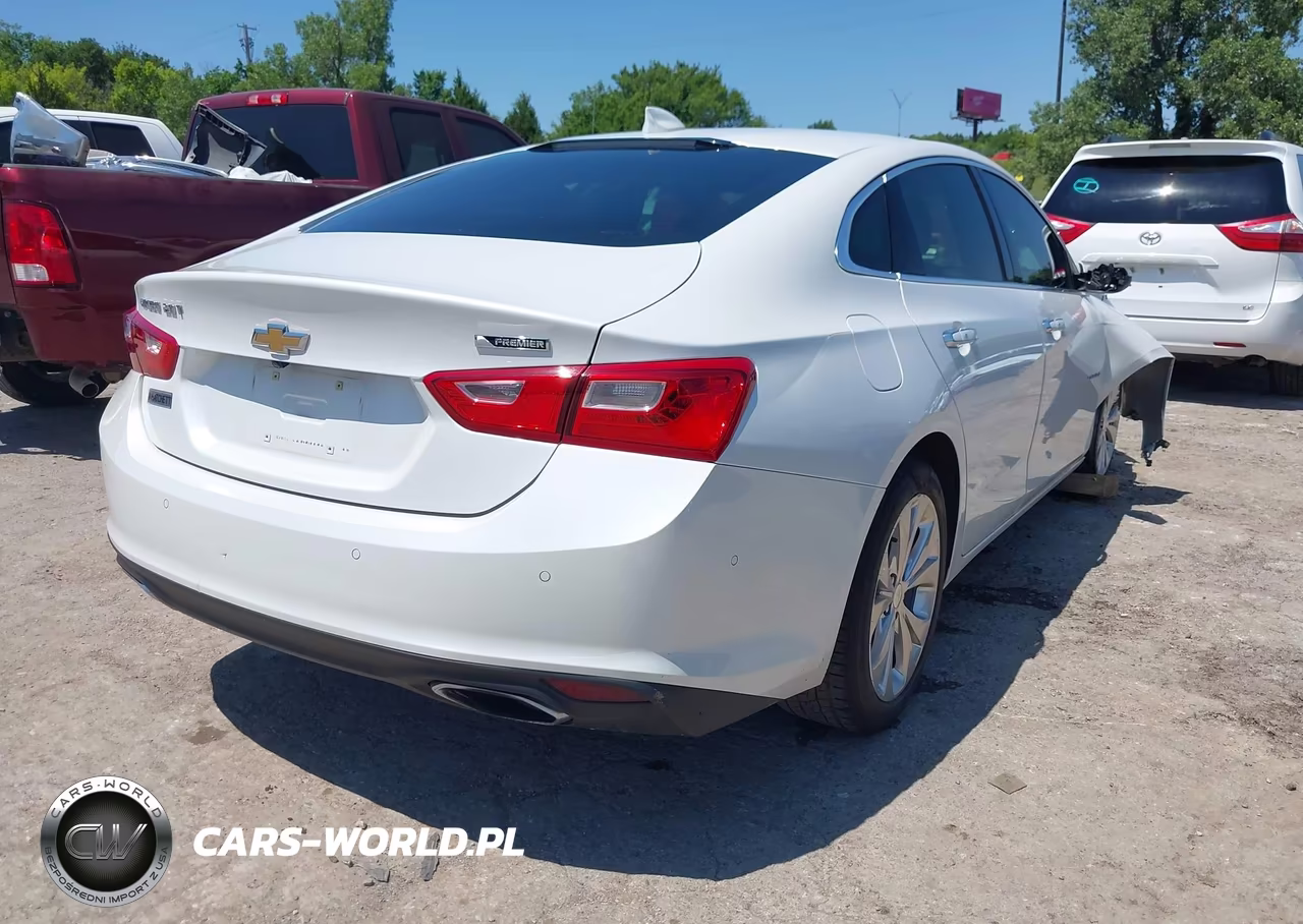 2017 Chevrolet Malibu Premier VIN:1G1ZH5SX5HF246258 - 4