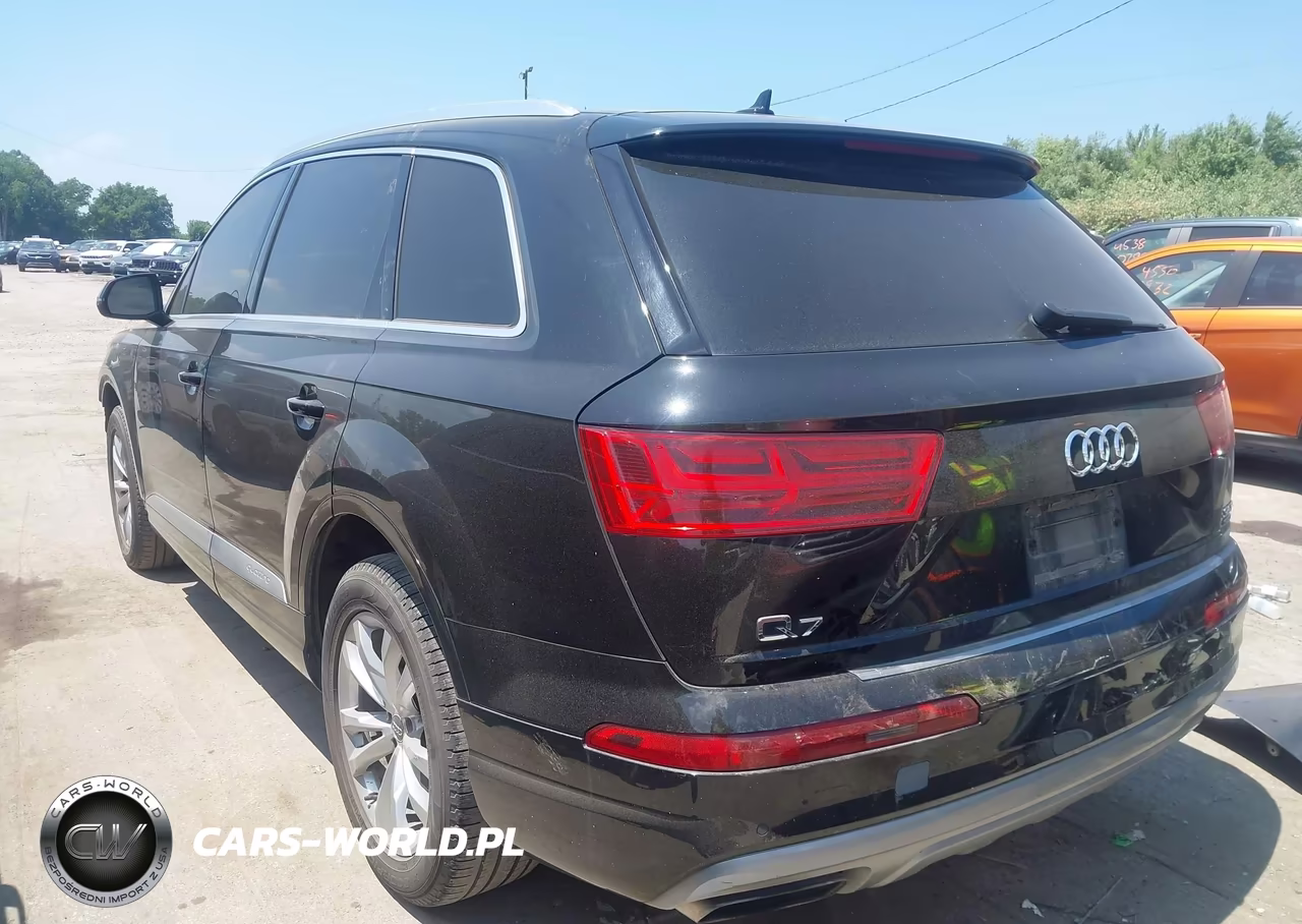 2017 Audi Q7 3.0T Premium VIN:WA1LAAF73HD048126 - 3