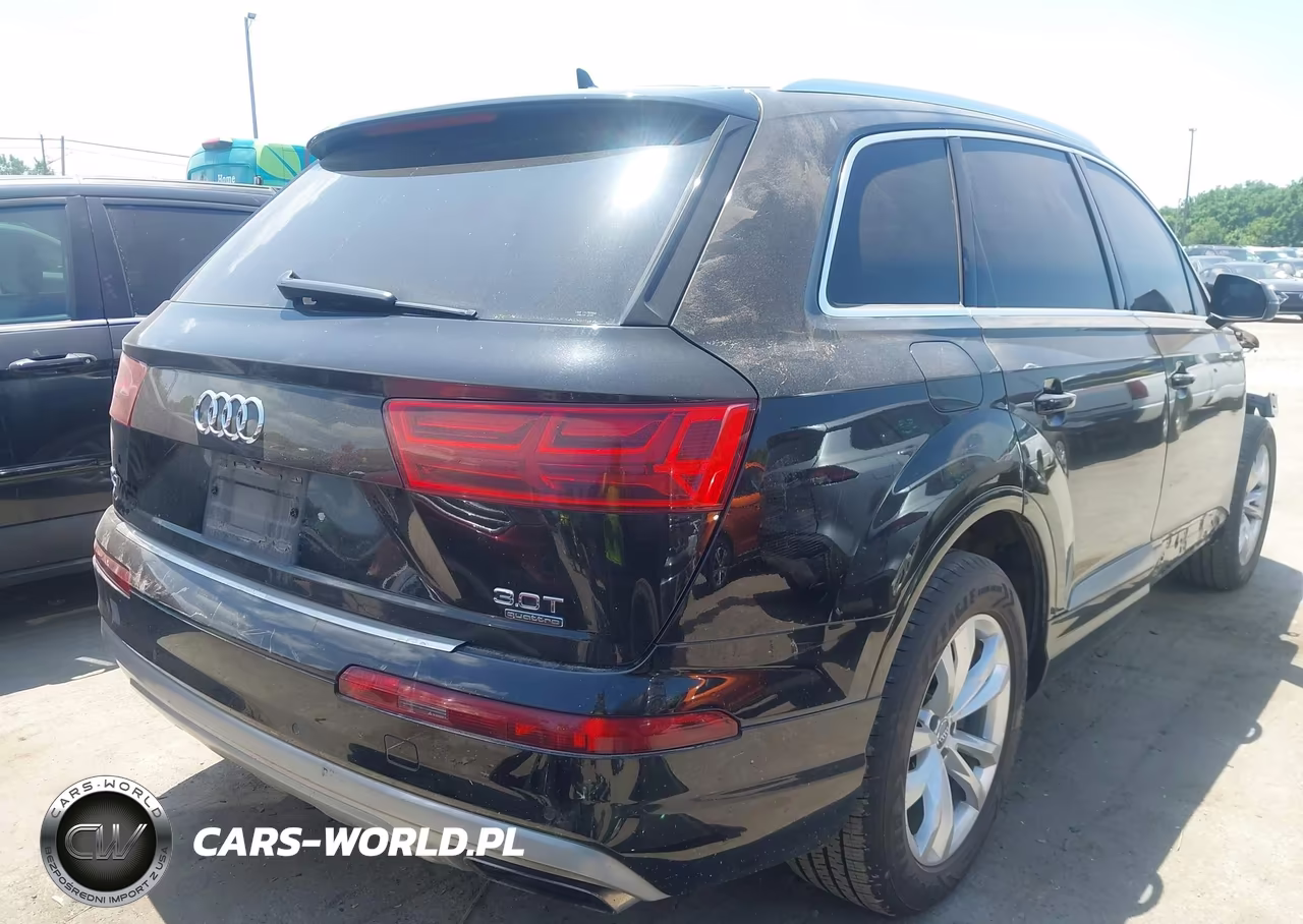 2017 Audi Q7 3.0T Premium VIN:WA1LAAF73HD048126 - 4