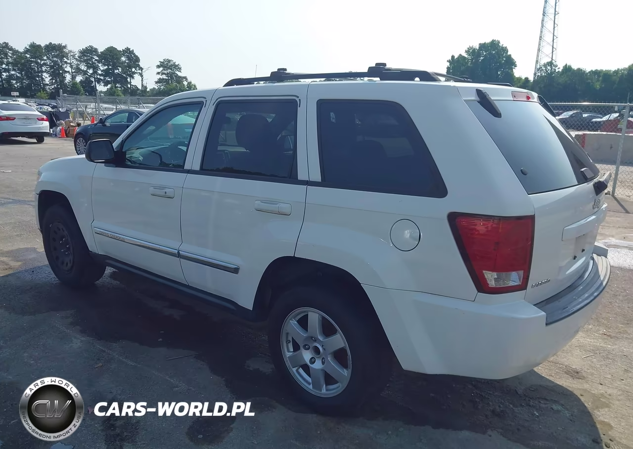 2010 Jeep Grand Cherokee Laredo VIN:1J4PS4GK1AC156422 - 3