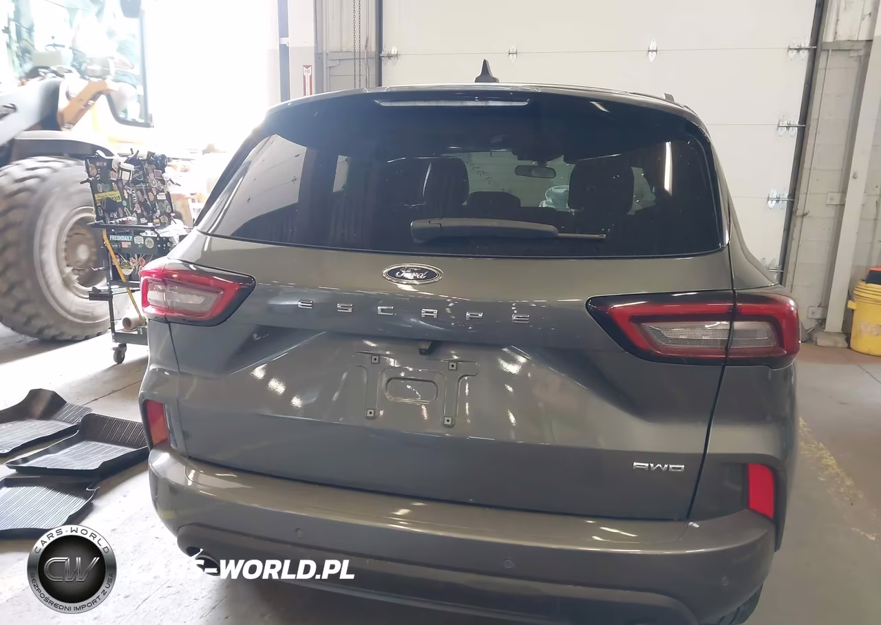 2023 Ford Escape St-Line VIN:1FMCU9MN8PUA94610 - 17