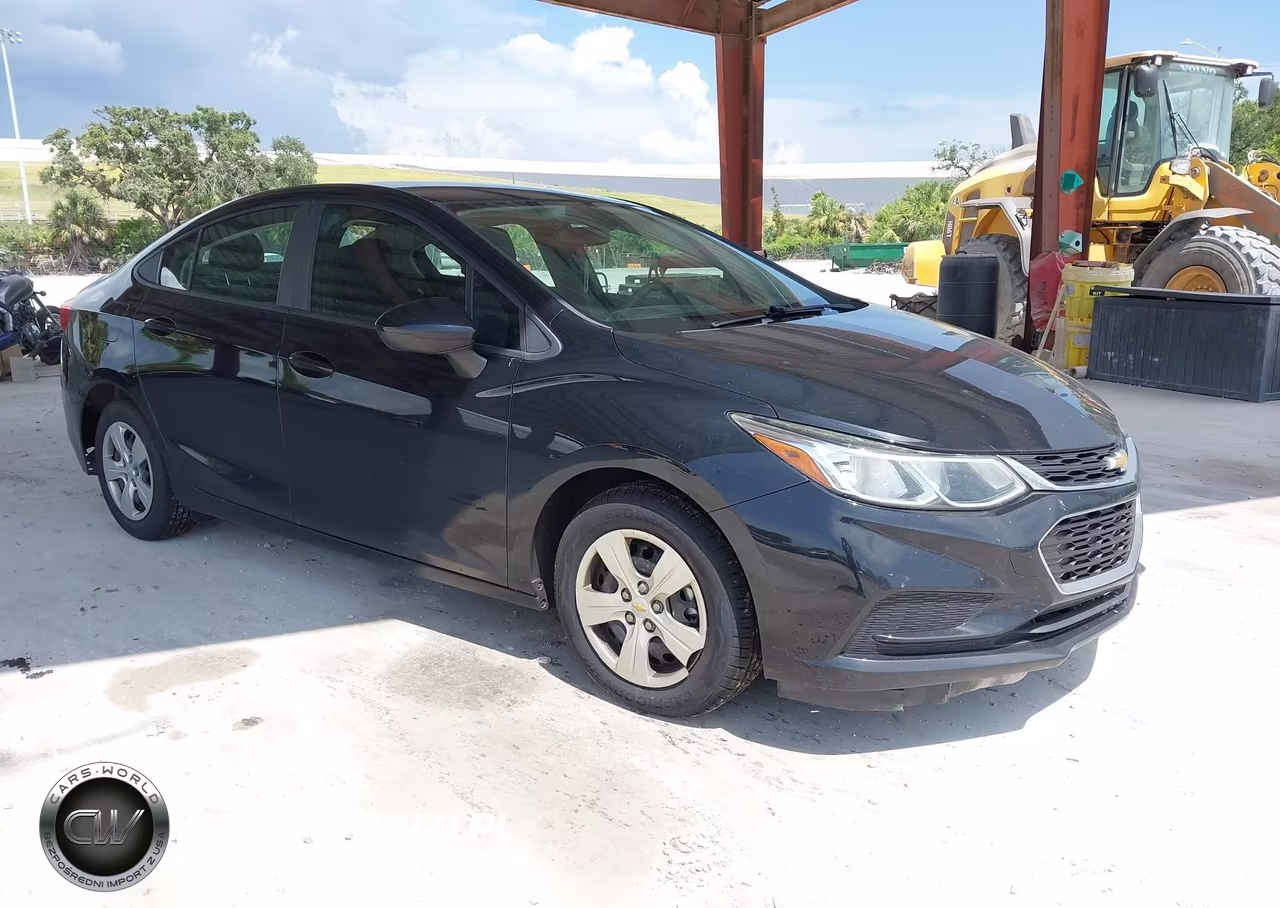 2017 Chevrolet Cruze Ls Auto – zdjęcie 1 z 11