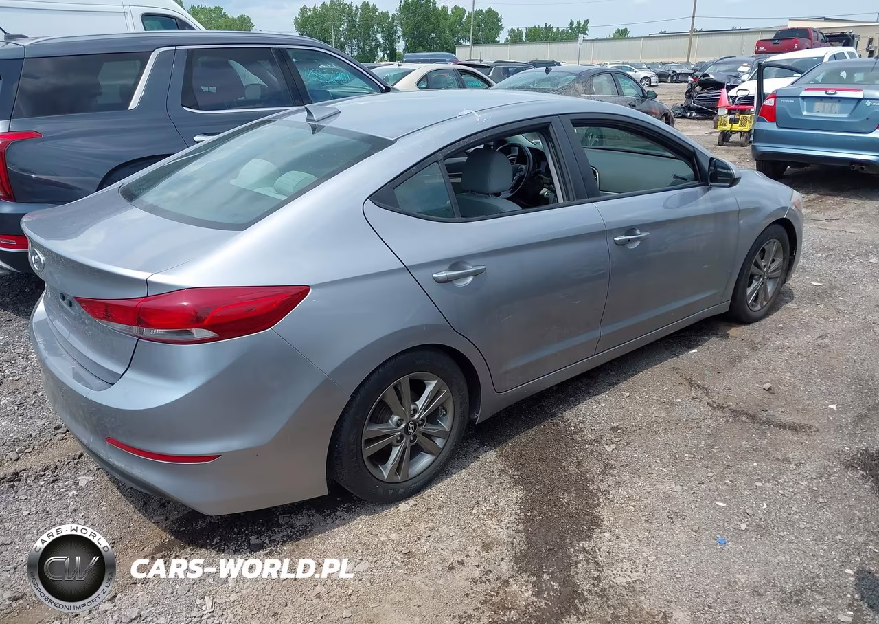 2017 Hyundai Elantra Se VIN:5NPD84LF7HH072569 - 4
