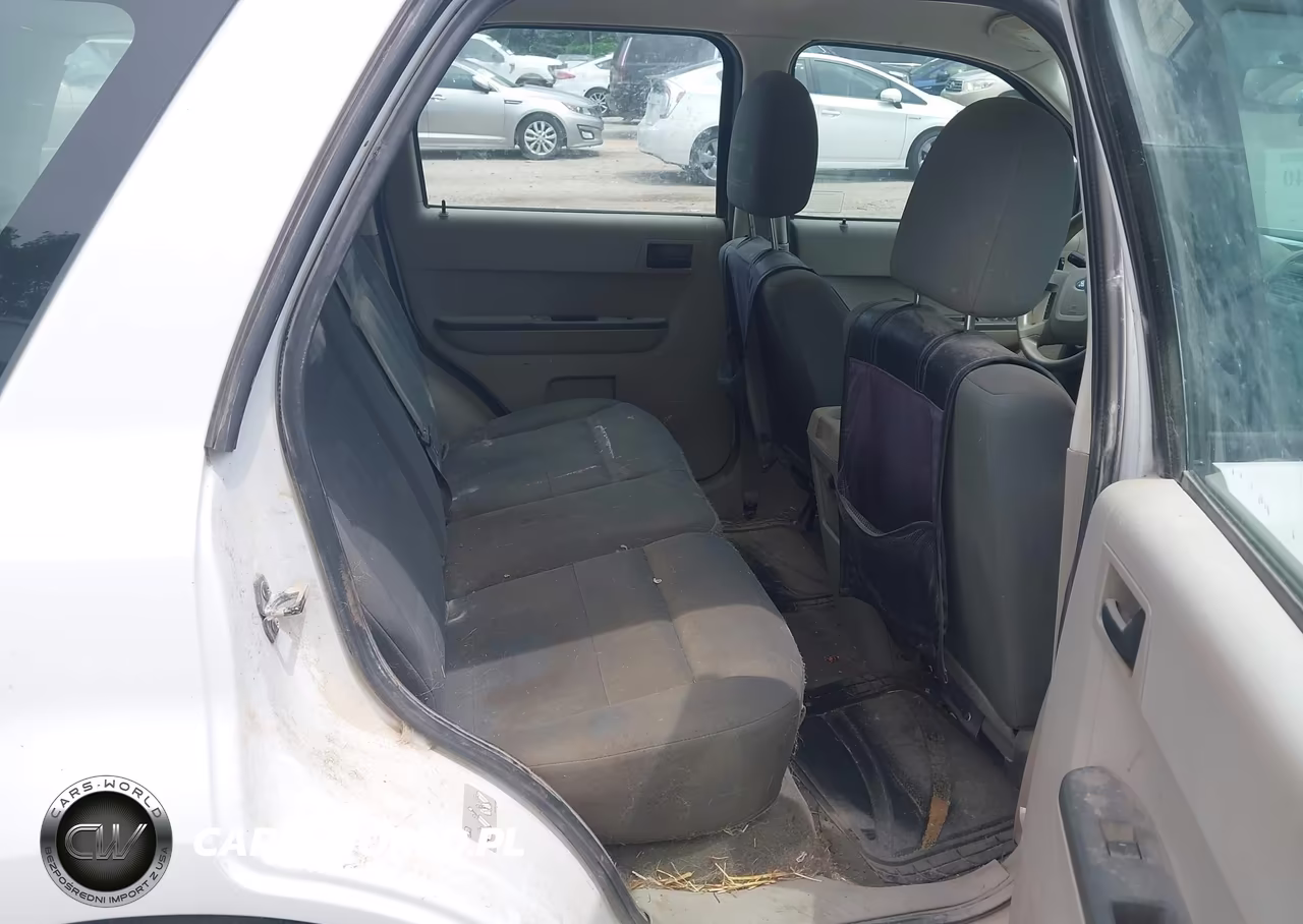 2010 Ford Escape Xls VIN:1FMCU0C76AKD46890 - 8
