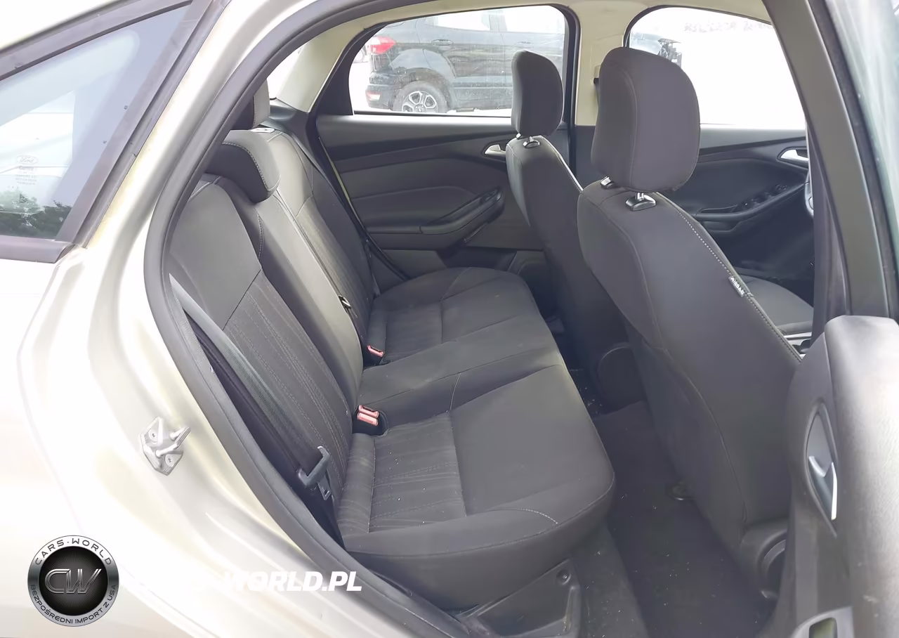 2016 Ford Focus Se VIN:1FADP3F26GL220104 - 8