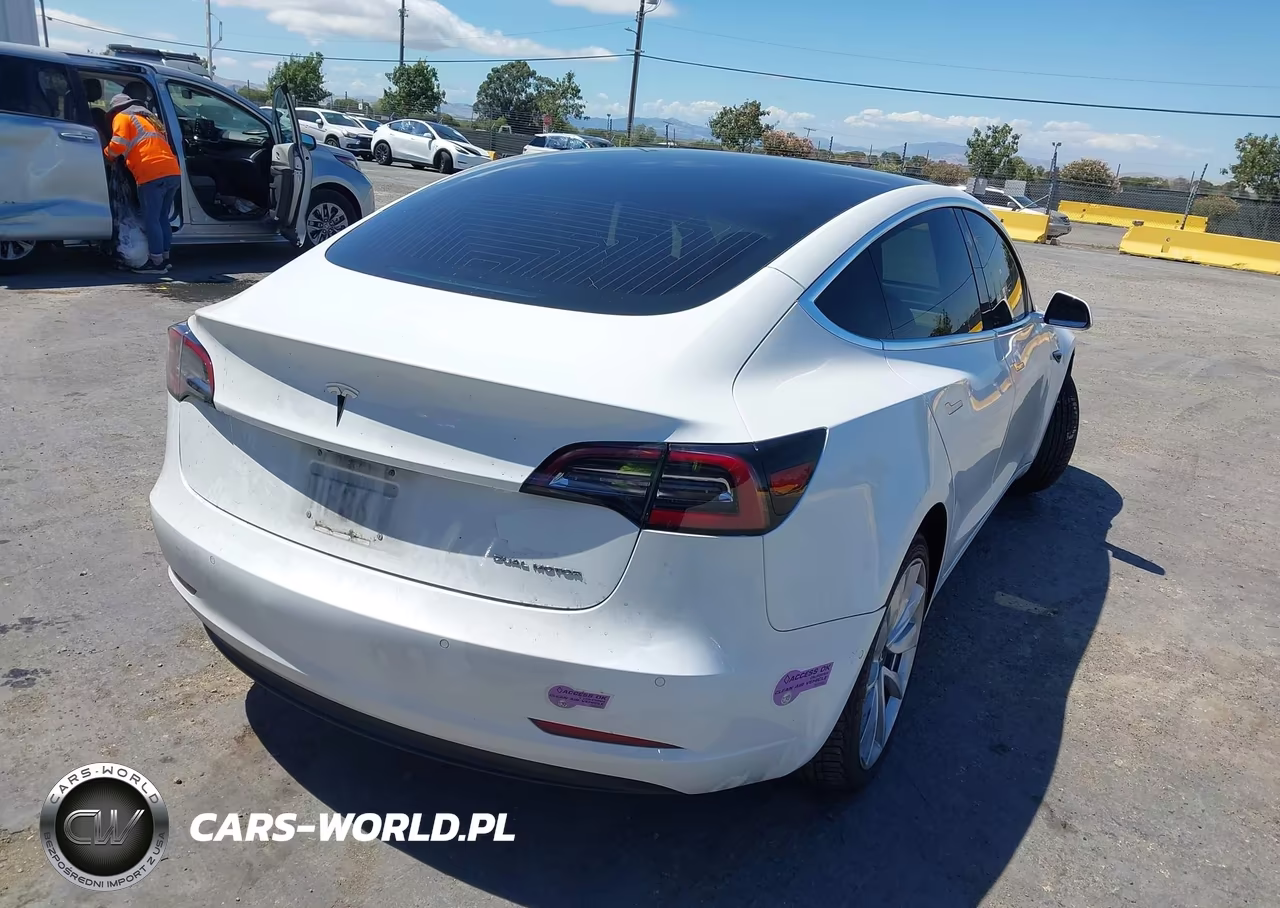 2018 Tesla Model 3 Long Range-Performance VIN:5YJ3E1EB9JF134104 - 4