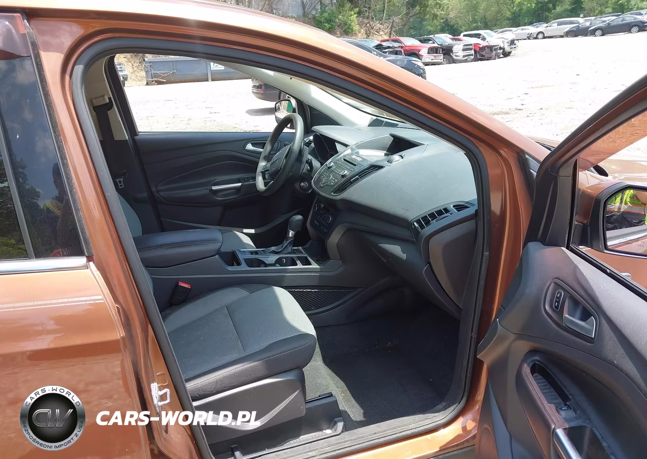 2017 Ford Escape Se VIN:1FMCU9GD2HUB75784 - 5