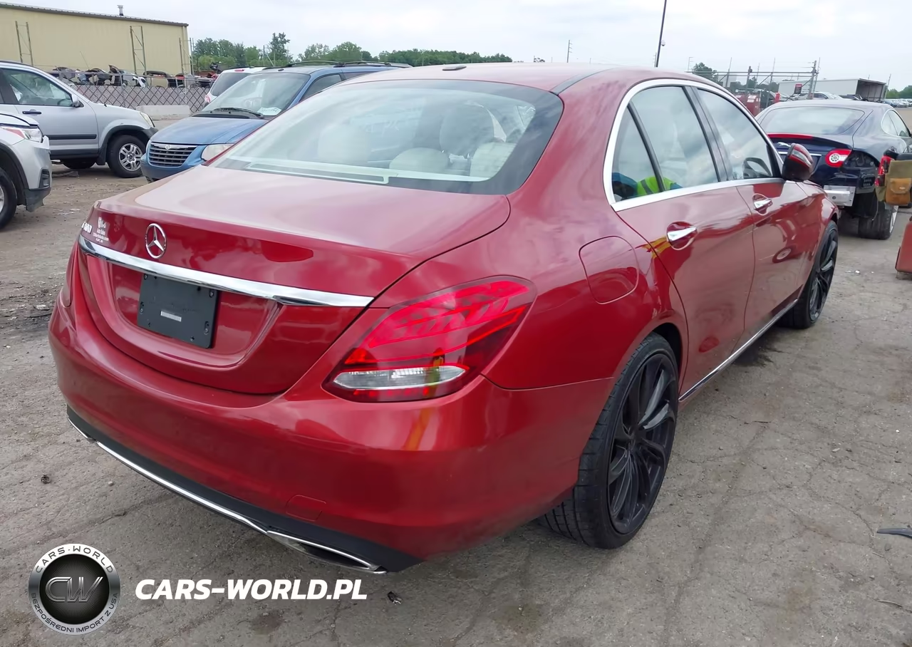 2016 Mercedes-Benz C 300 VIN:55SWF4JB2GU133885 - 4