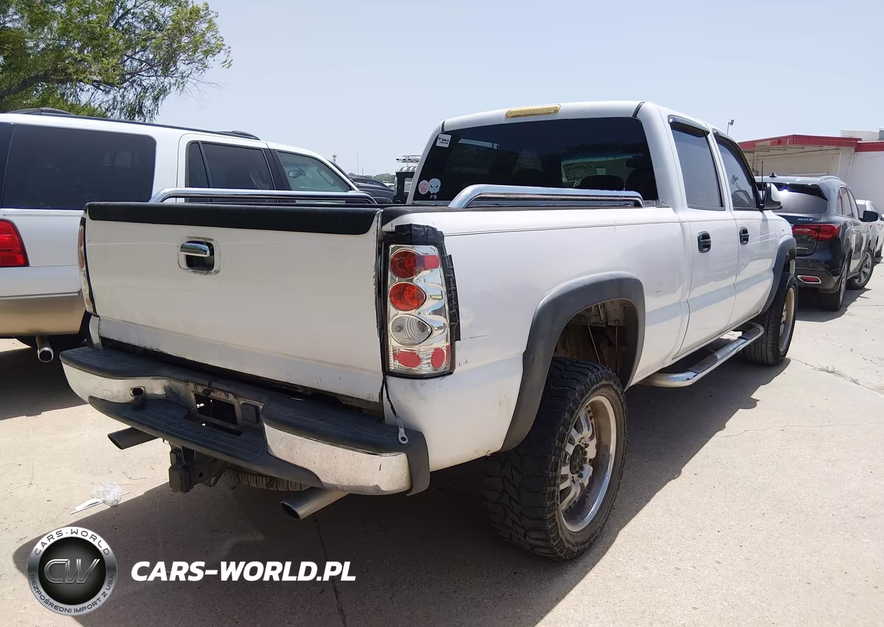 2002 Chevrolet Silverado 2500Hd Ls VIN:1GCHC23U92F127611 - 4