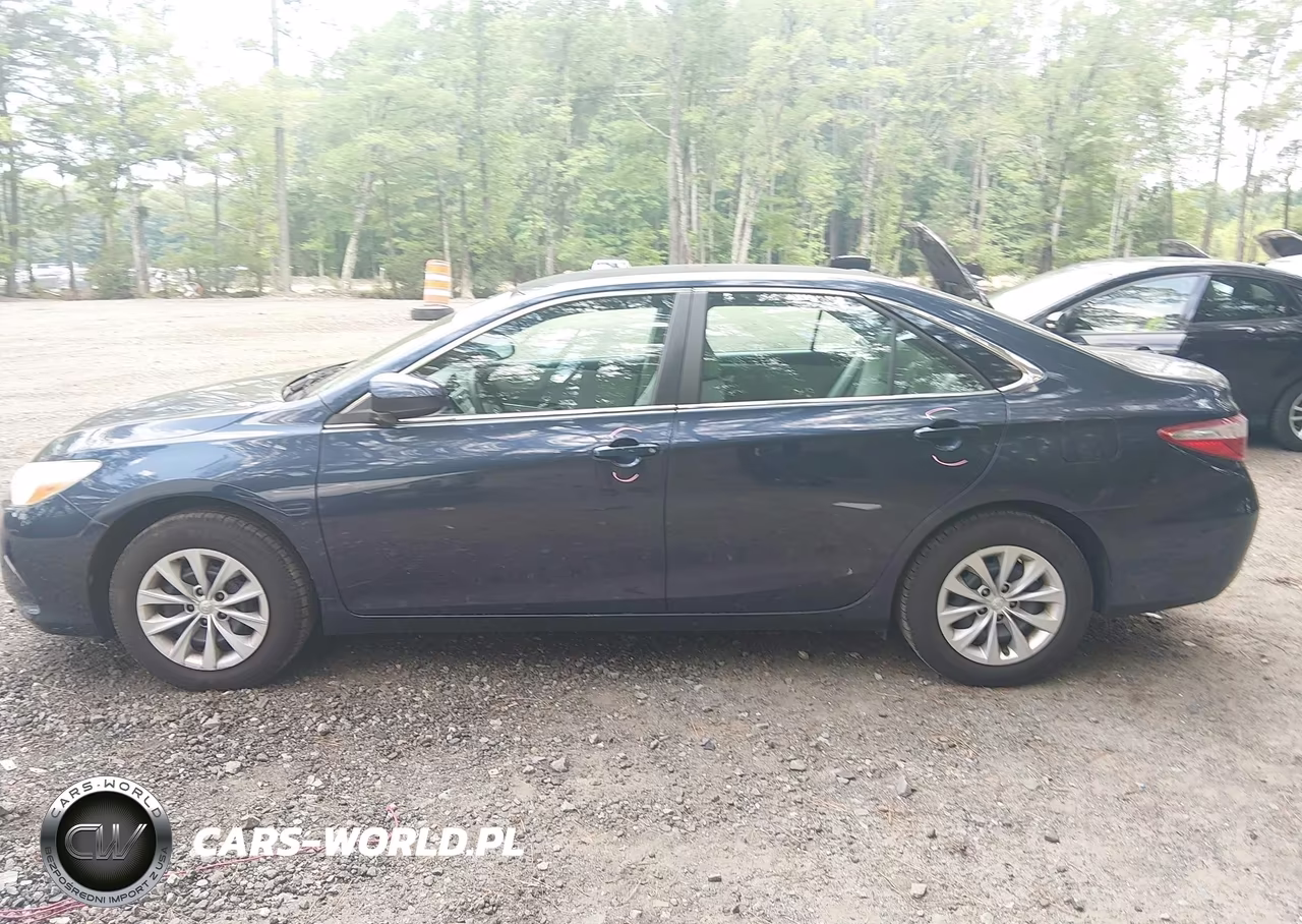 2016 Toyota Camry Le VIN:4T4BF1FKXGR537517 - 14