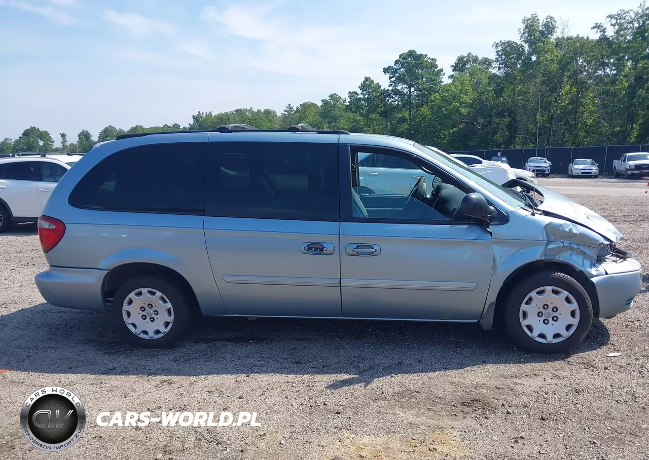 2004 Chrysler Town & Country Lx VIN:2C4GP44RX4R504643 - 13