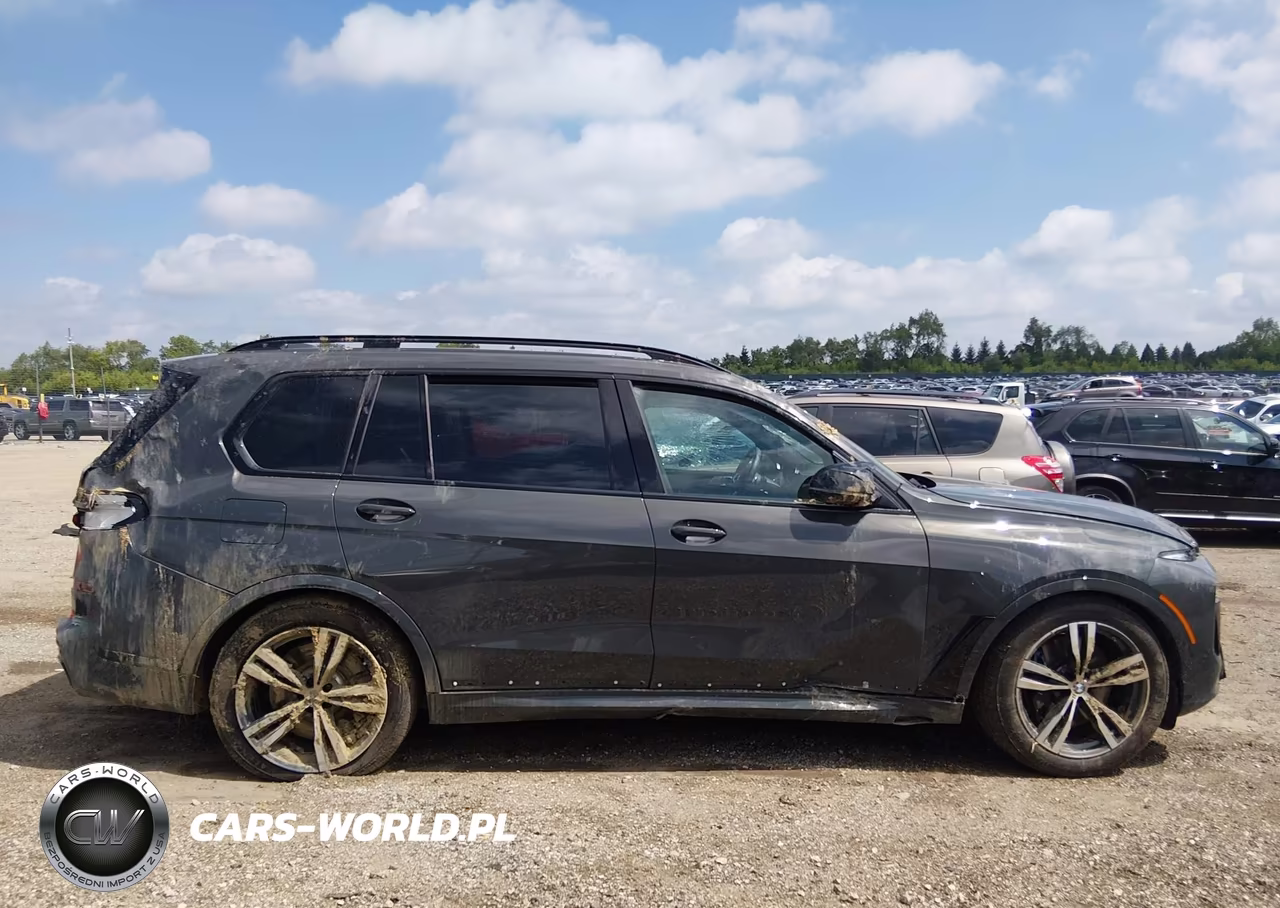 2026 BMW X7 M60I VIN:5UX33EM01T9300057 - 13
