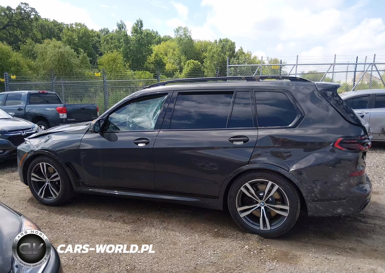 2026 BMW X7 M60I VIN:5UX33EM01T9300057 - 14