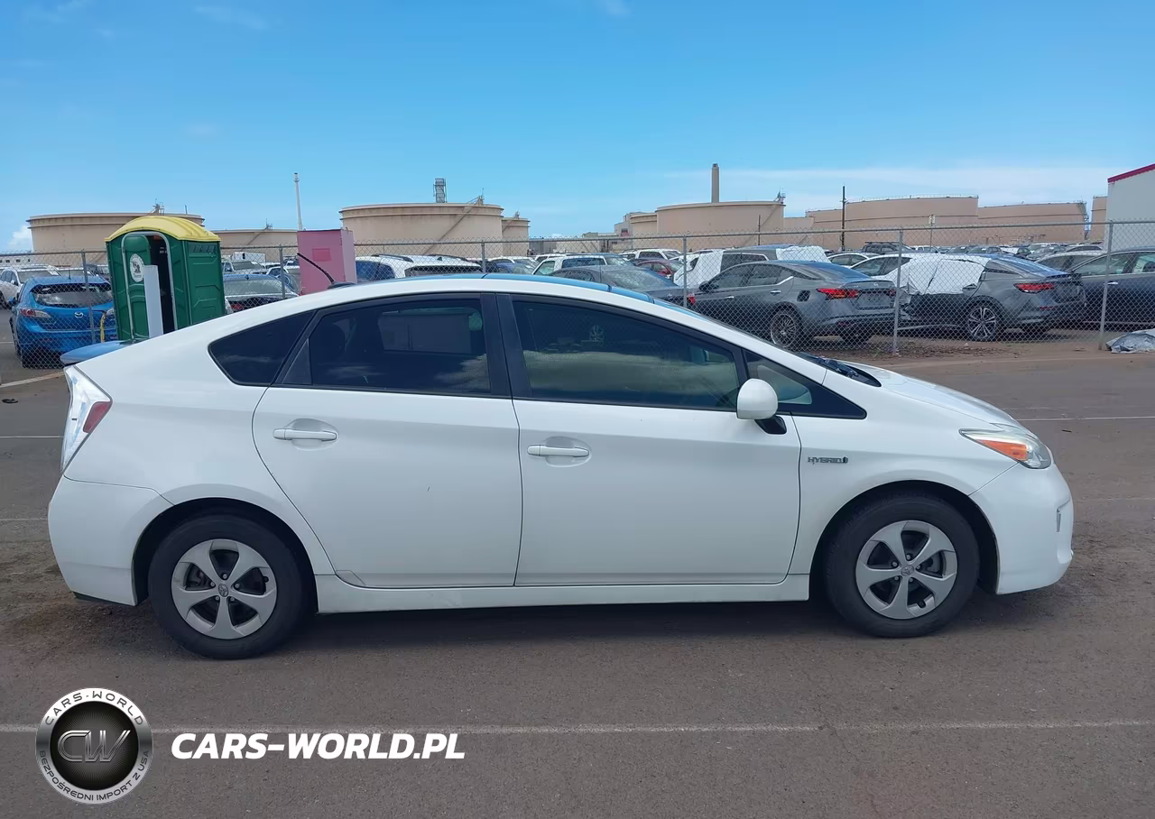 2013 Toyota Prius Four VIN:JTDKN3DU6D5696607 - 13