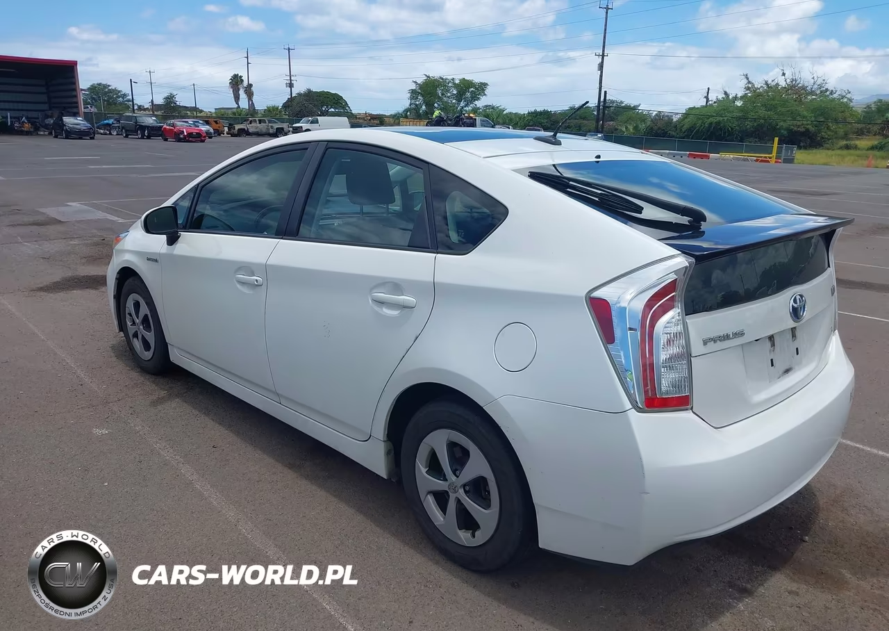 2013 Toyota Prius Four VIN:JTDKN3DU6D5696607 - 3