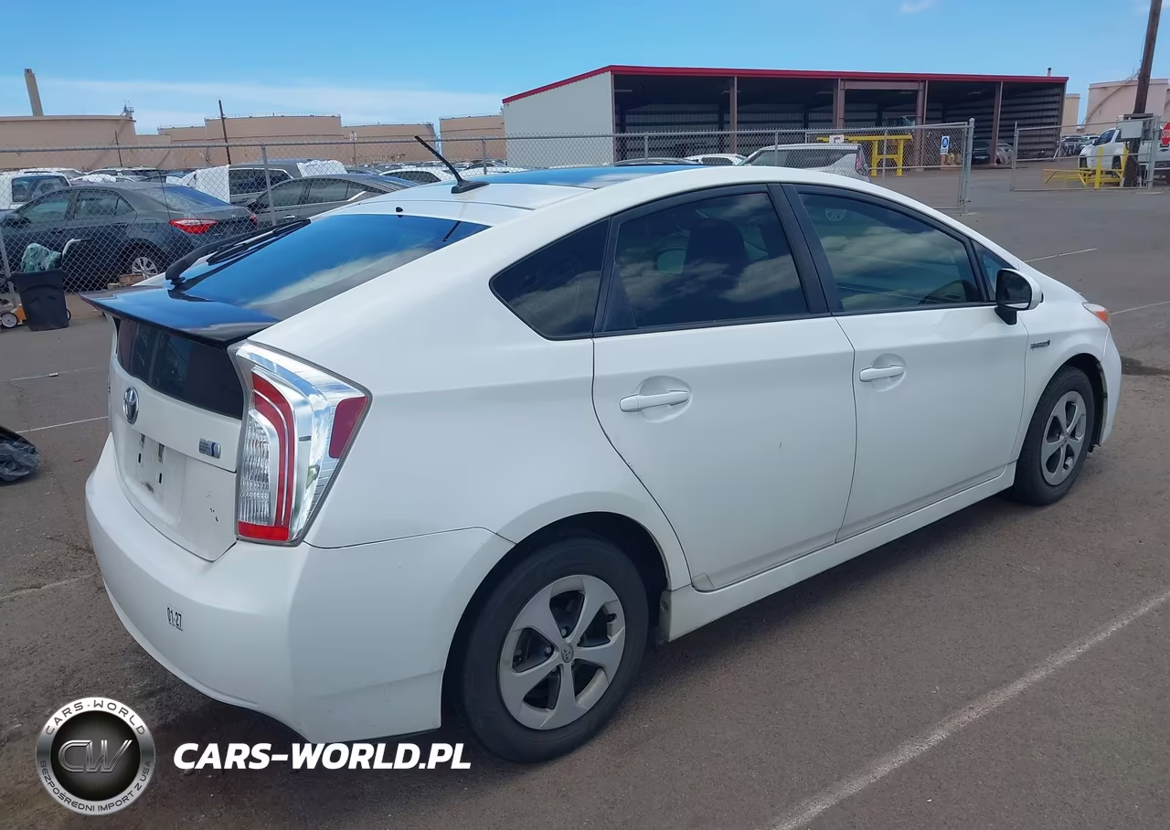 2013 Toyota Prius Four VIN:JTDKN3DU6D5696607 - 4