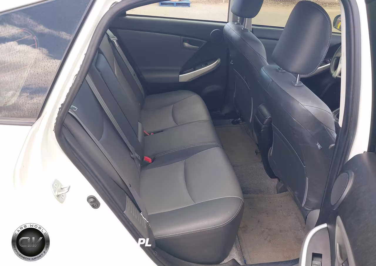 2013 Toyota Prius Four VIN:JTDKN3DU6D5696607 - 8