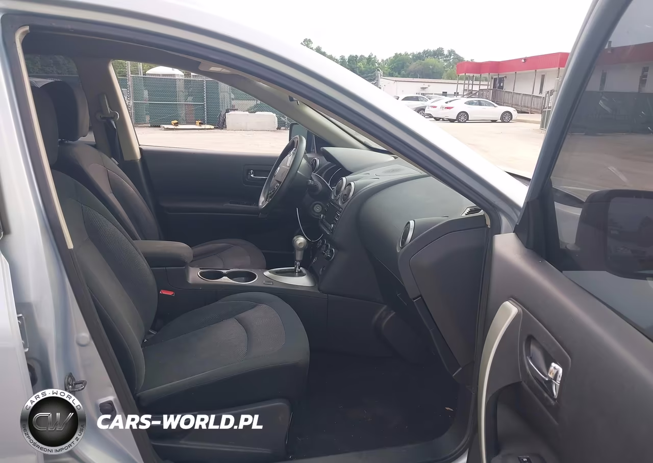 2015 Nissan Rogue Select S VIN:JN8AS5MV1FW254649 - 5