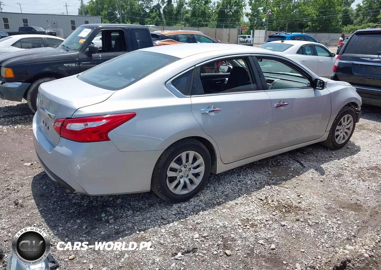 2017 Nissan Altima 2.5 S VIN:1N4AL3AP1HN348533 - 4