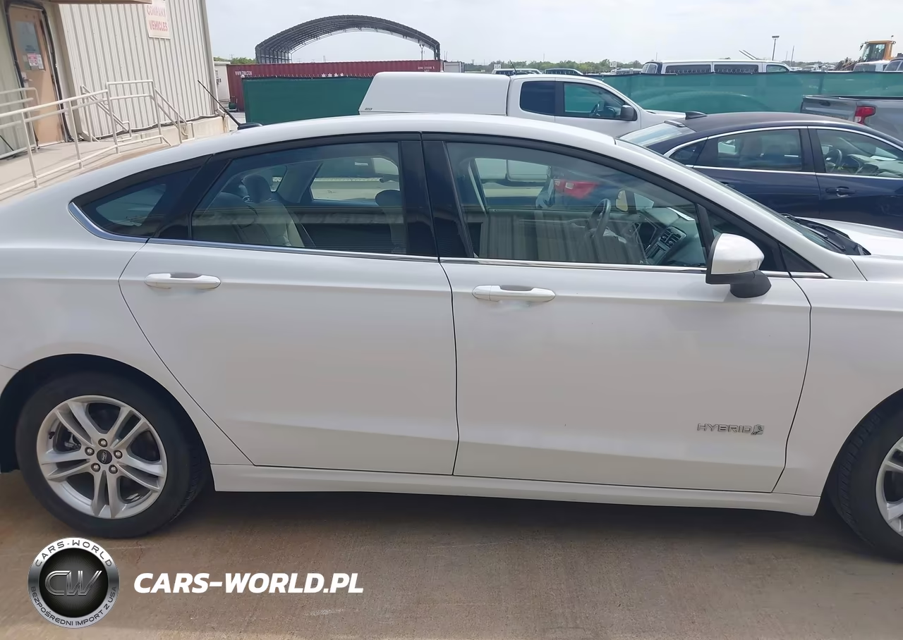 2018 Ford Fusion Hybrid S VIN:3FA6P0UU5JR254362 - 13
