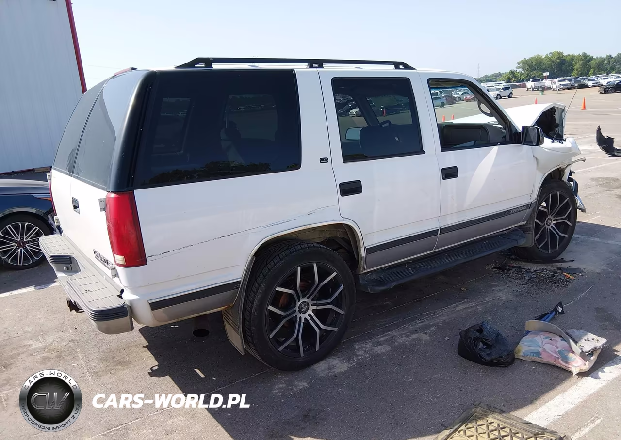 1999 Chevrolet Tahoe Ls VIN:1GNEK13R9XJ461970 - 4