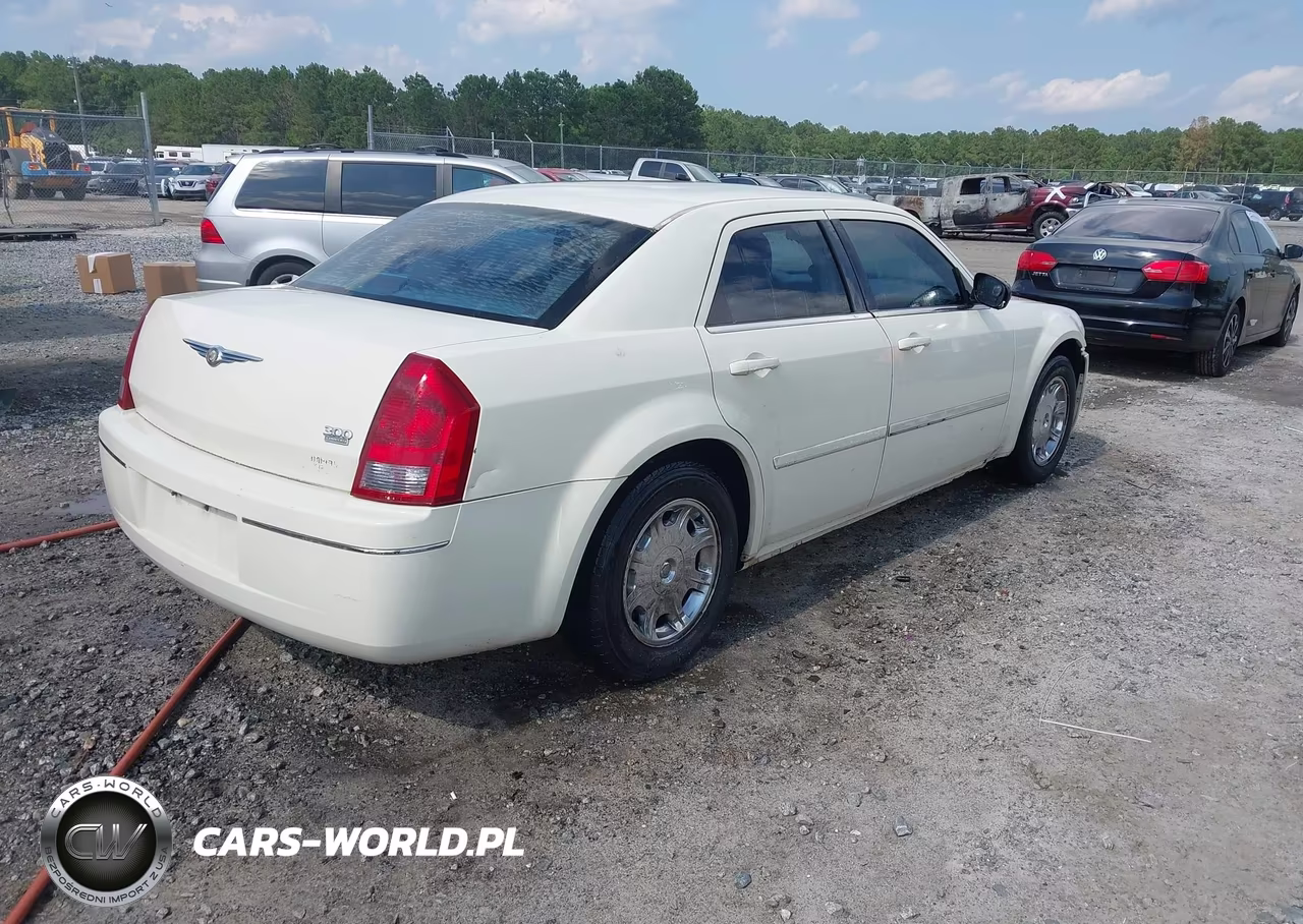 2005 Chrysler 300 Touring VIN:2C3JA53G75H694118 - 4