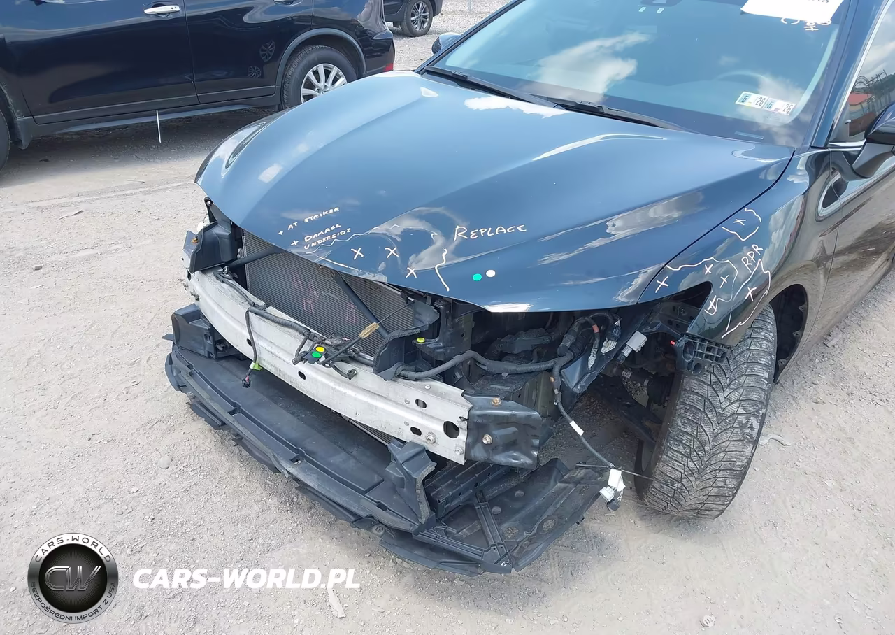 2018 Toyota Camry Le VIN:4T1B11HK3JU672433 - 18