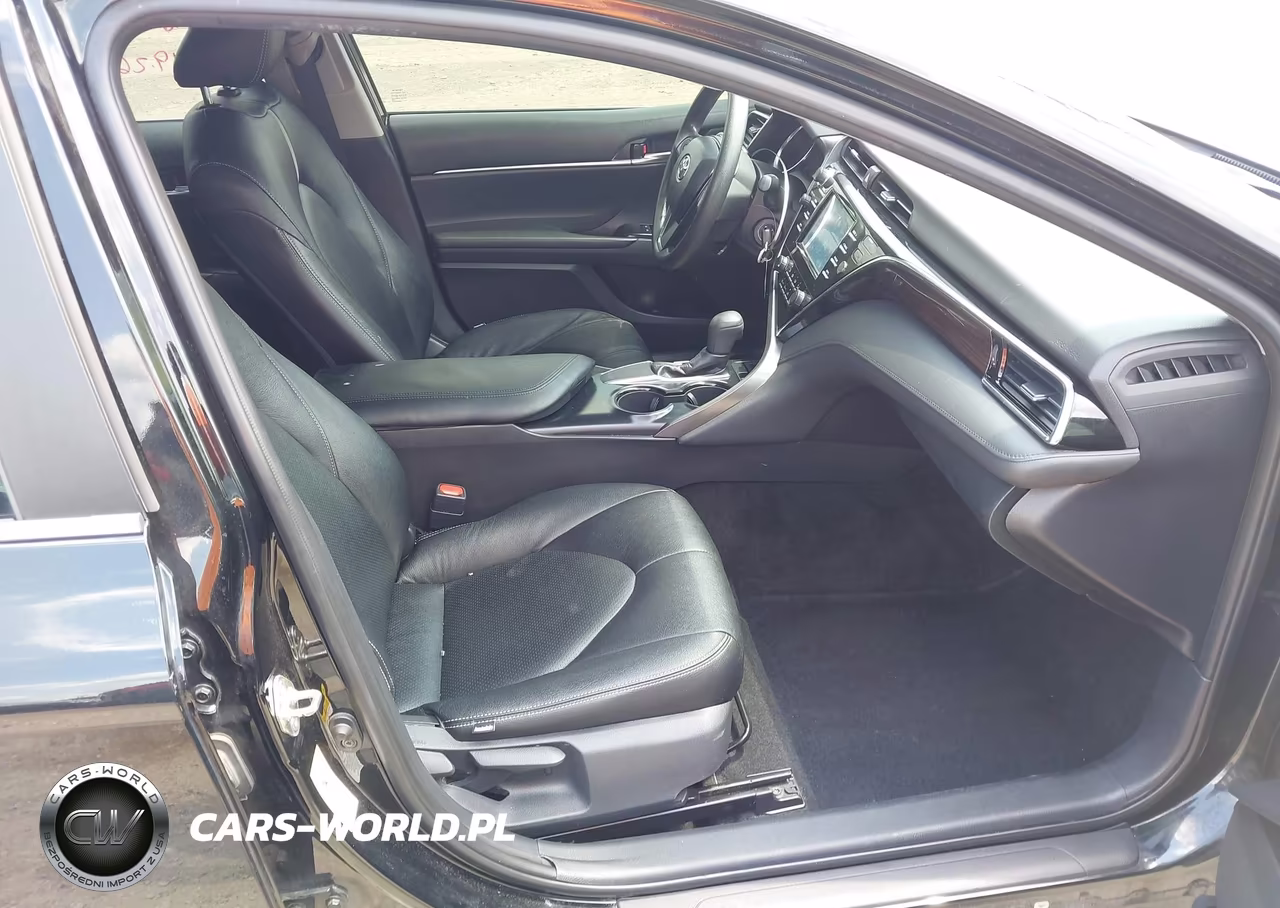 2018 Toyota Camry Le VIN:4T1B11HK3JU672433 - 5