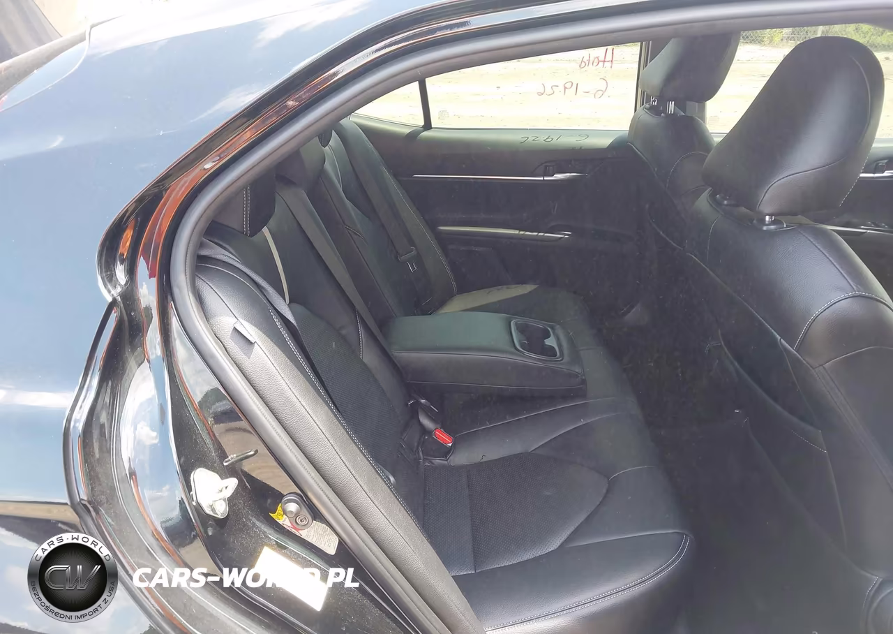 2018 Toyota Camry Le VIN:4T1B11HK3JU672433 - 8