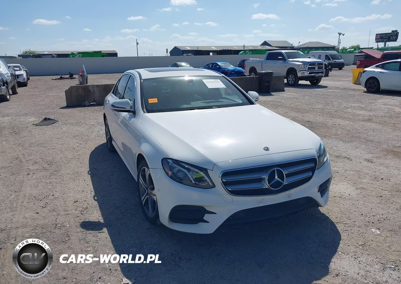 2017 Mercedes-Benz E 300 4Matic – zdjęcie 1 z 11