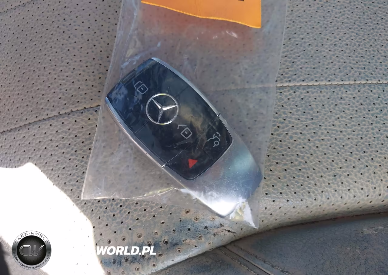 2017 Mercedes-Benz E 300 4Matic VIN:WDDZF4KB1HA240889 - 11