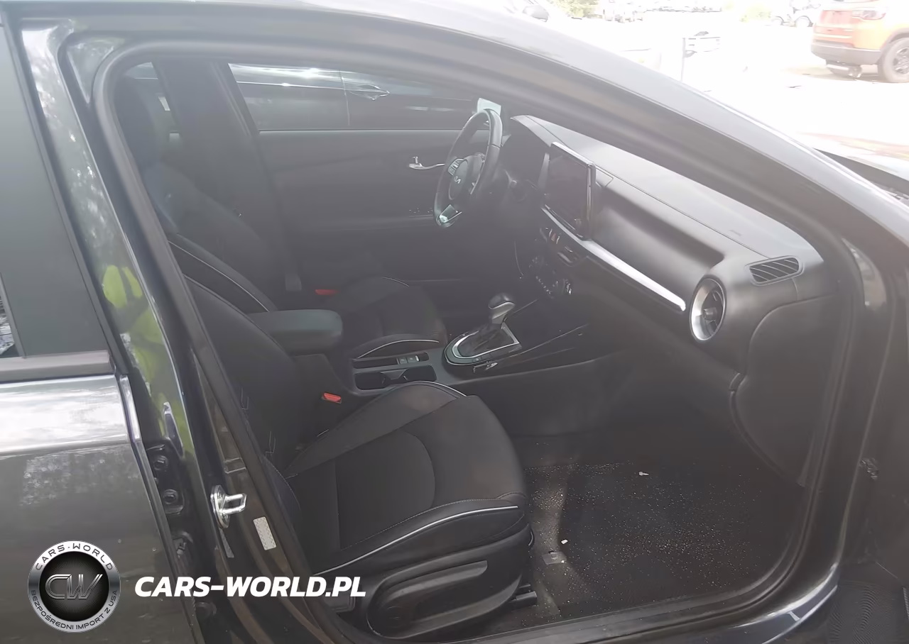 2023 Kia Forte Gt-Line VIN:3KPF54AD3PE642718 - 5