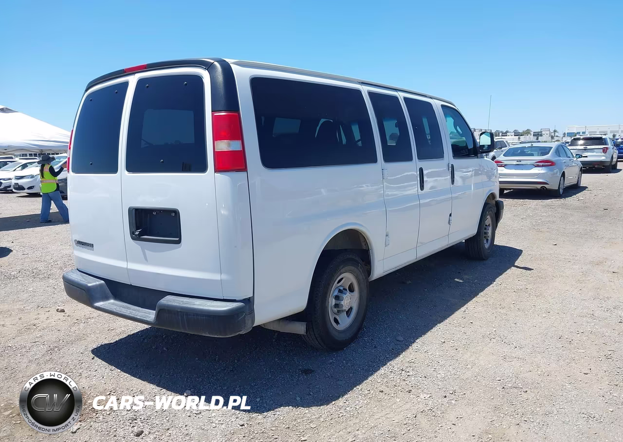 2019 Chevrolet Express 2500 Ls VIN:1GAWGEFG8K1290016 - 4