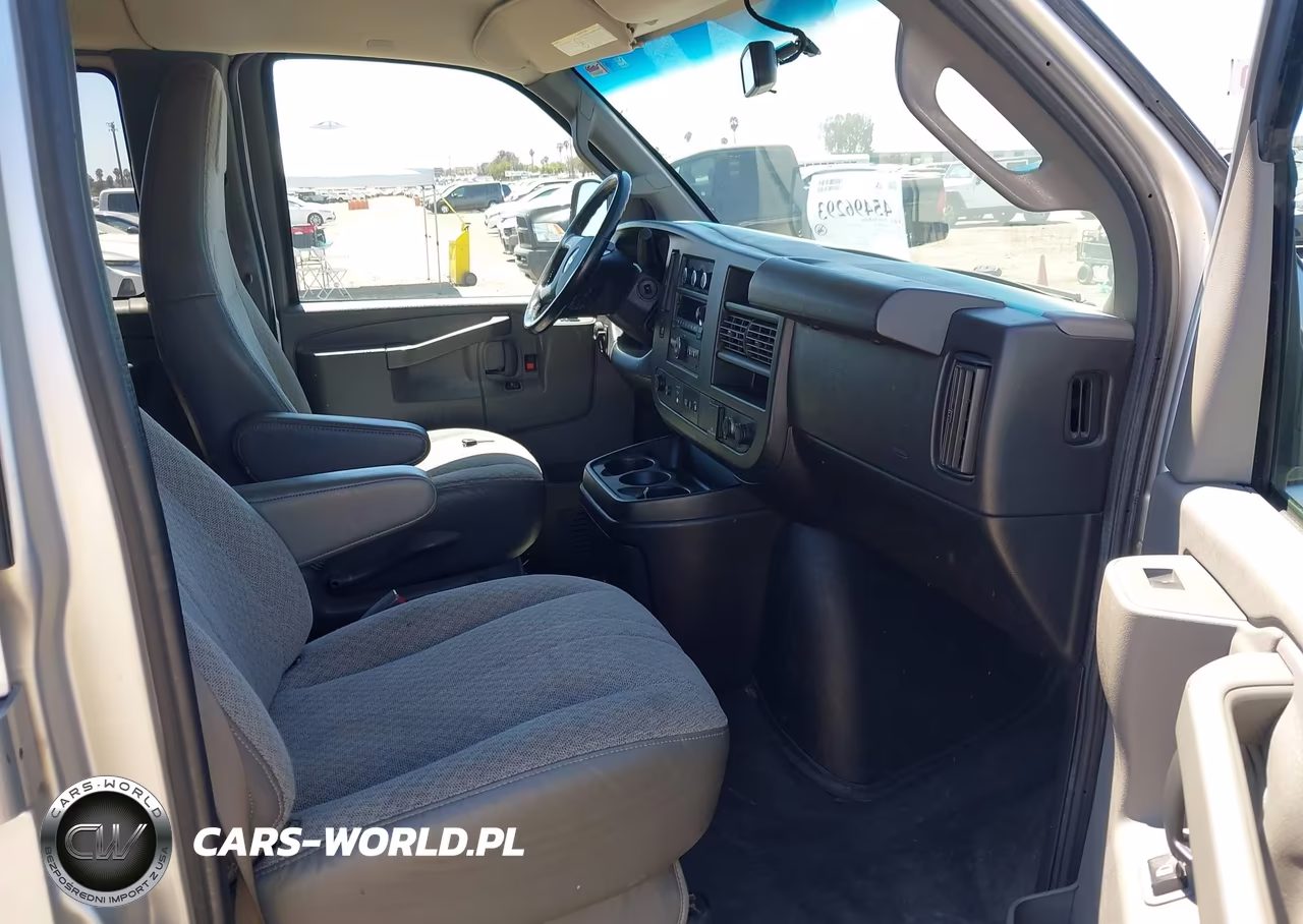2019 Chevrolet Express 2500 Ls VIN:1GAWGEFGXK1288199 - 5