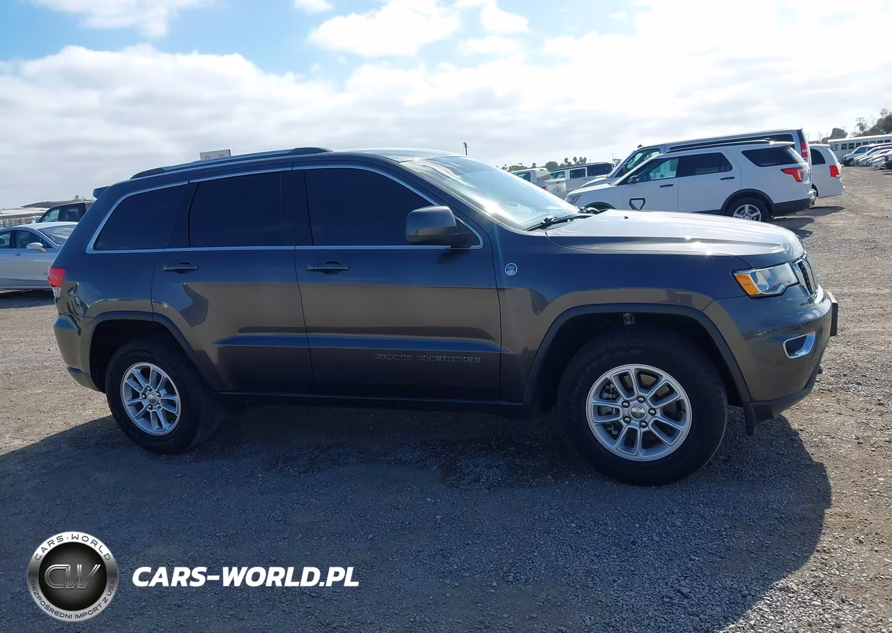 2019 Jeep Grand Cherokee Laredo E 4X4 VIN:1C4RJFAG0KC828280 - 14